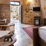 Kayata Cave Special Class Hotel