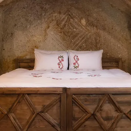 Kayata Cave Special Class Hotel