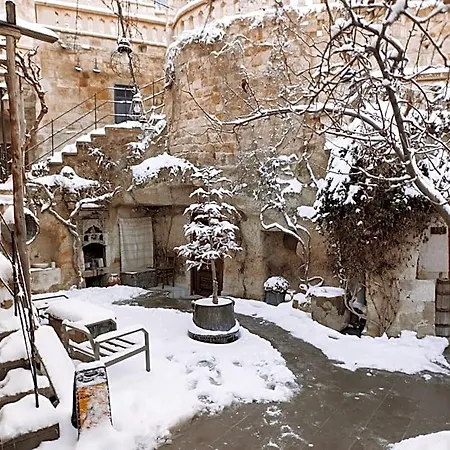 Kayata Cave Special Class Hotel